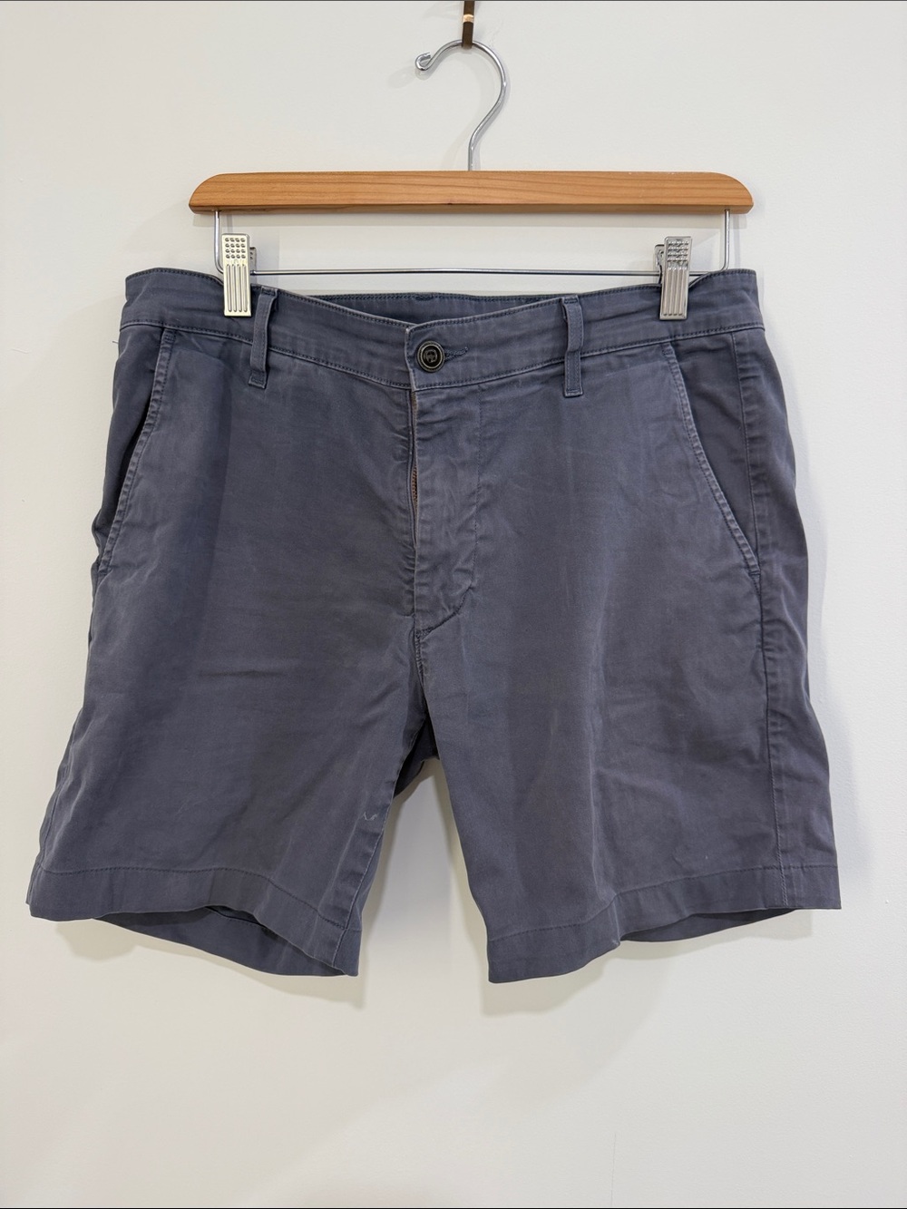 Ag Adriano Goldschmied Men's Flat Front Chino Shorts in Slate